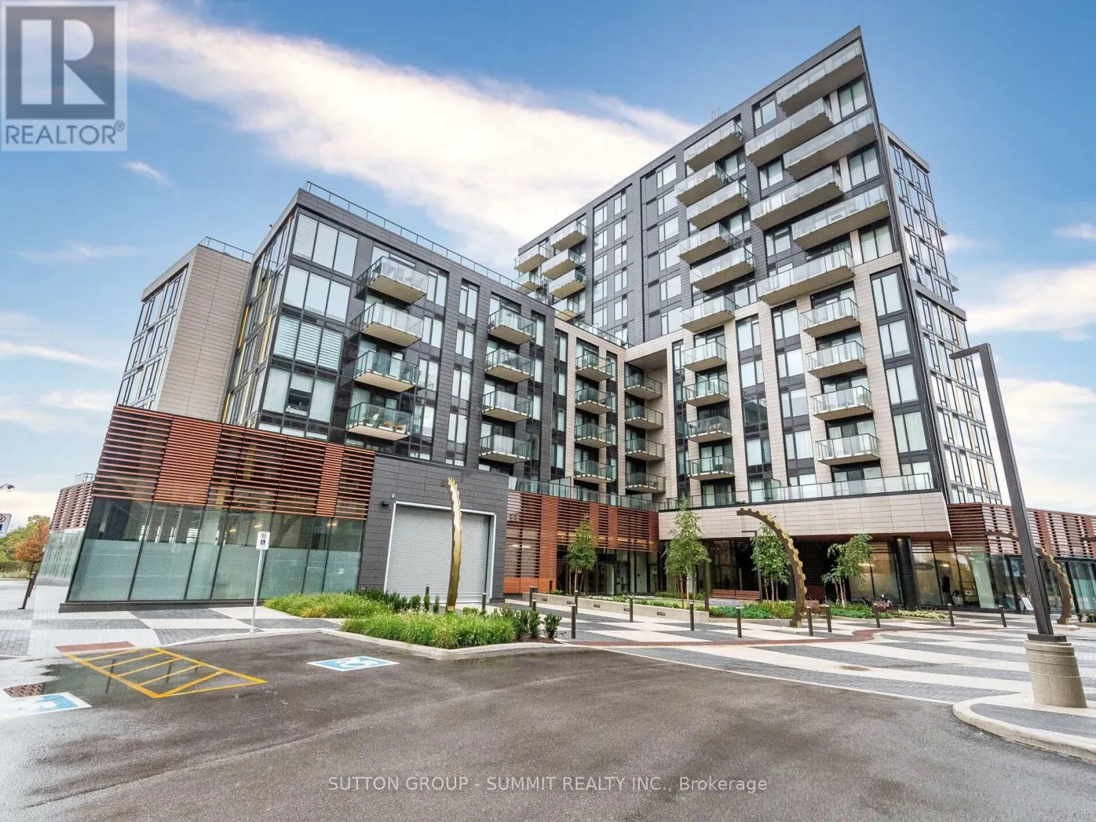 209 - 1415 DUNDAS STREET E