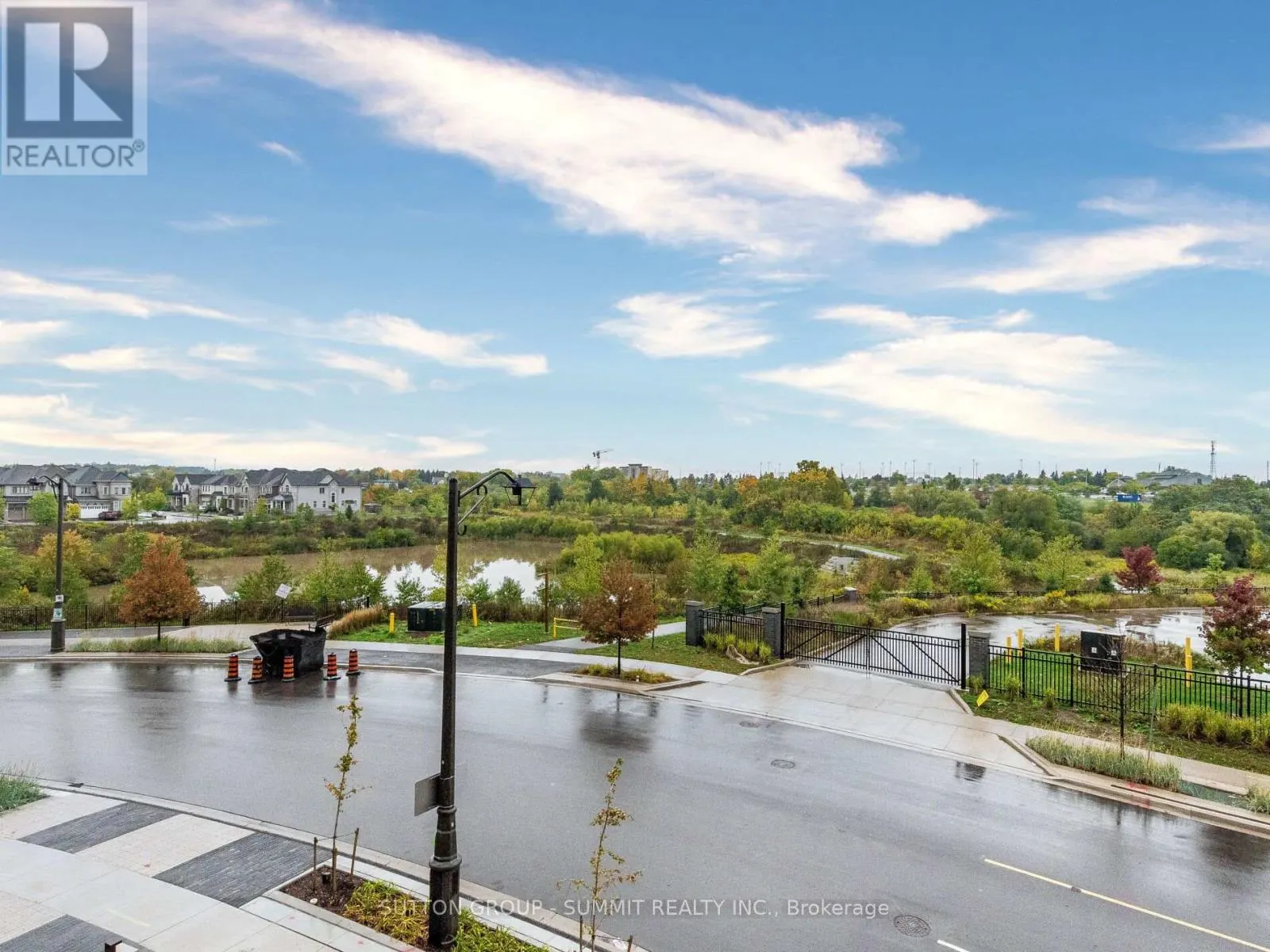 209 - 1415 DUNDAS STREET E