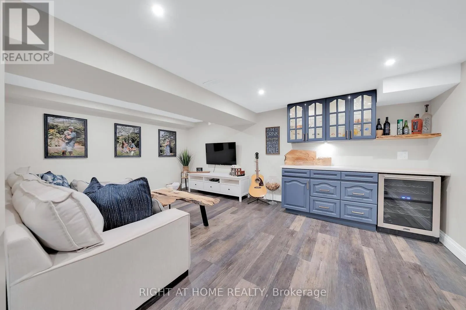 129 - 2301 CAVENDISH DRIVE