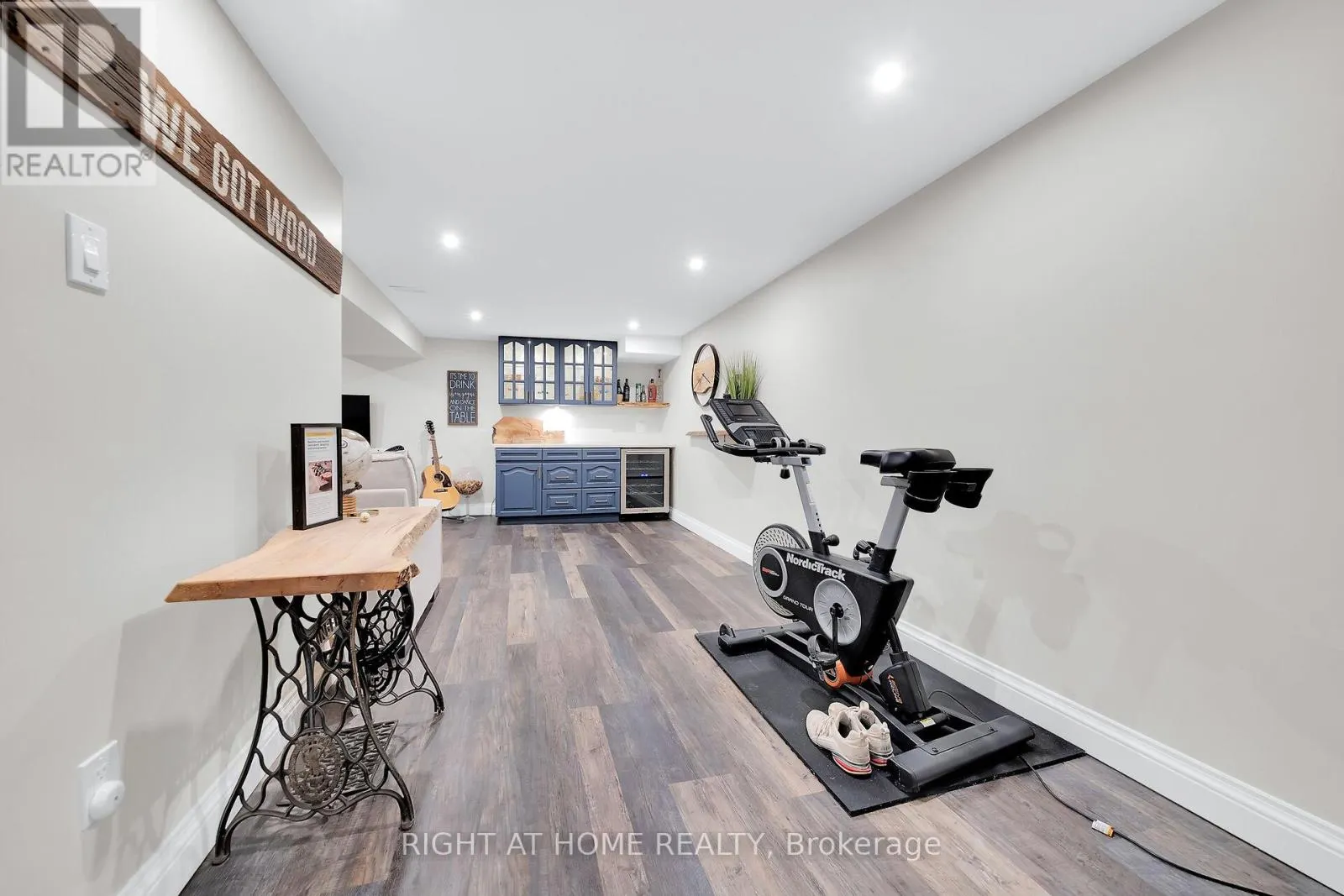129 - 2301 CAVENDISH DRIVE