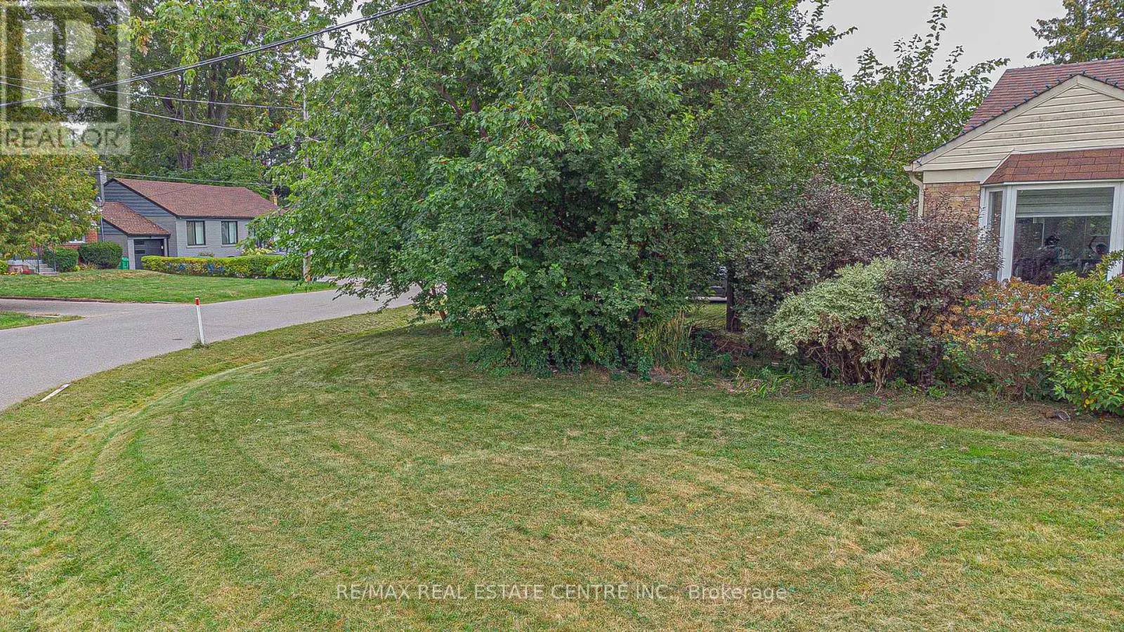 1292 CROSSFIELD BEND