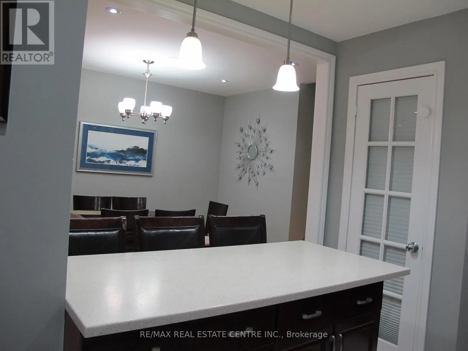 4695 EMPIRE(UPPER FLOOR) CRESCENT