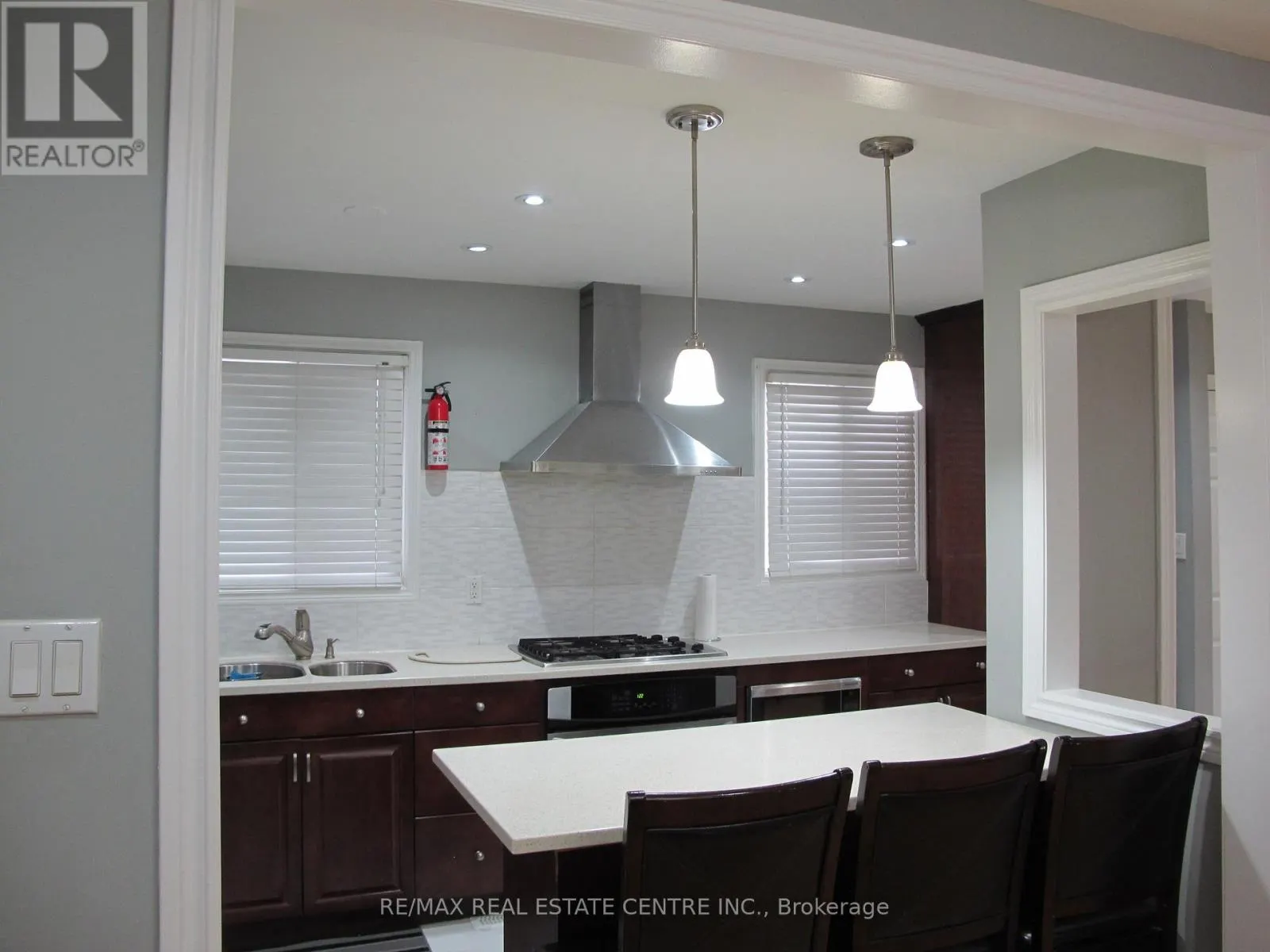 4695 EMPIRE(UPPER FLOOR) CRESCENT