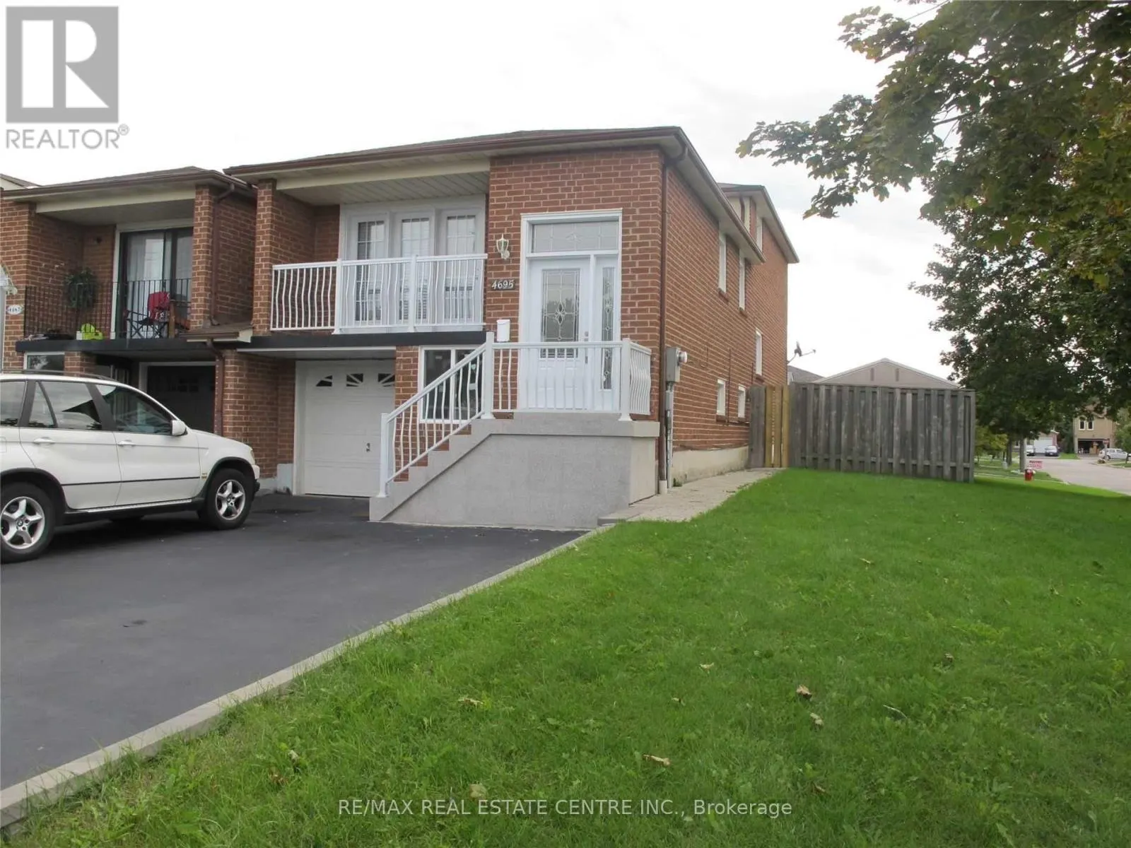 4695 EMPIRE(UPPER FLOOR) CRESCENT