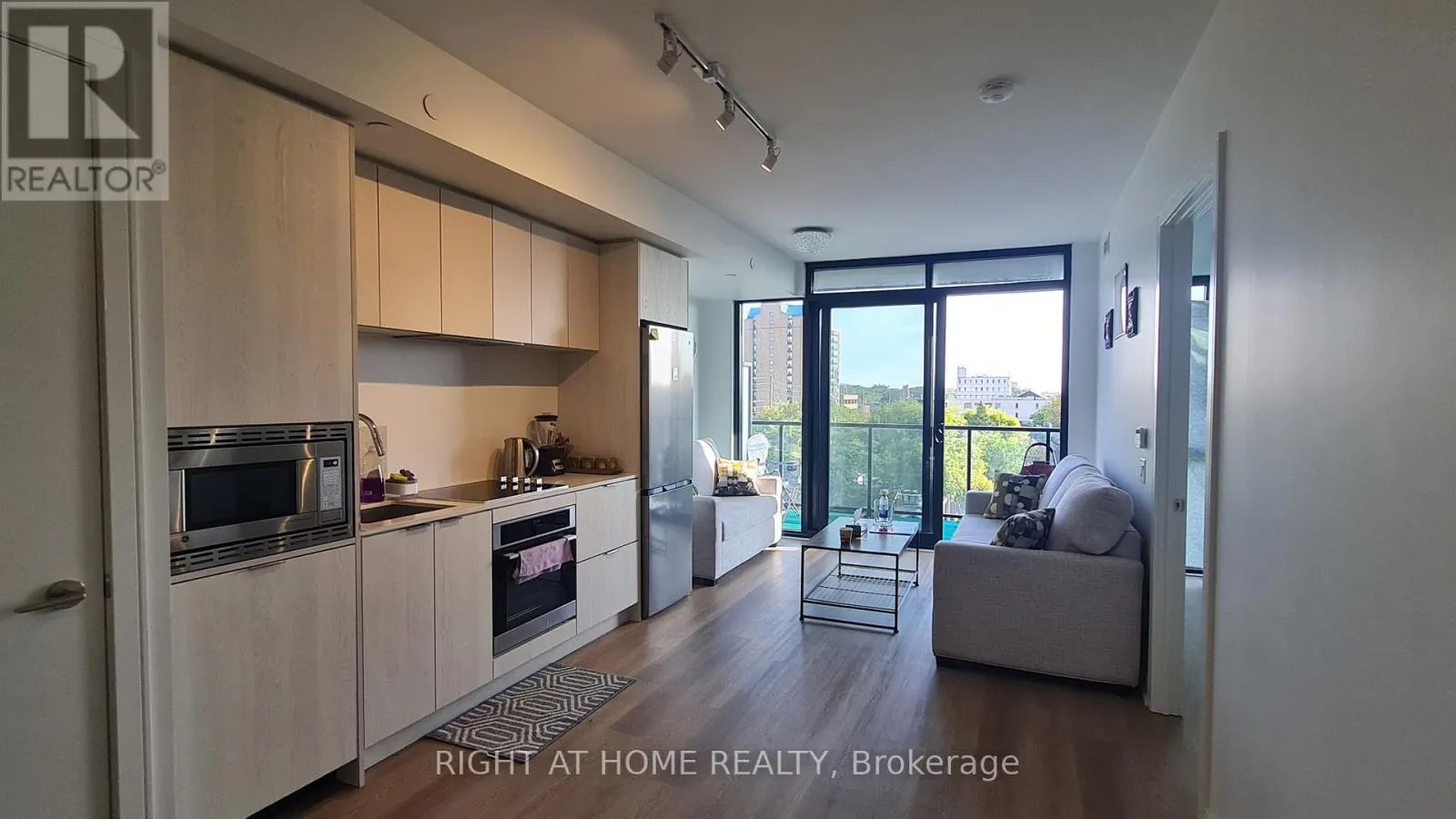 430 - 3009 NOVAR ROAD
