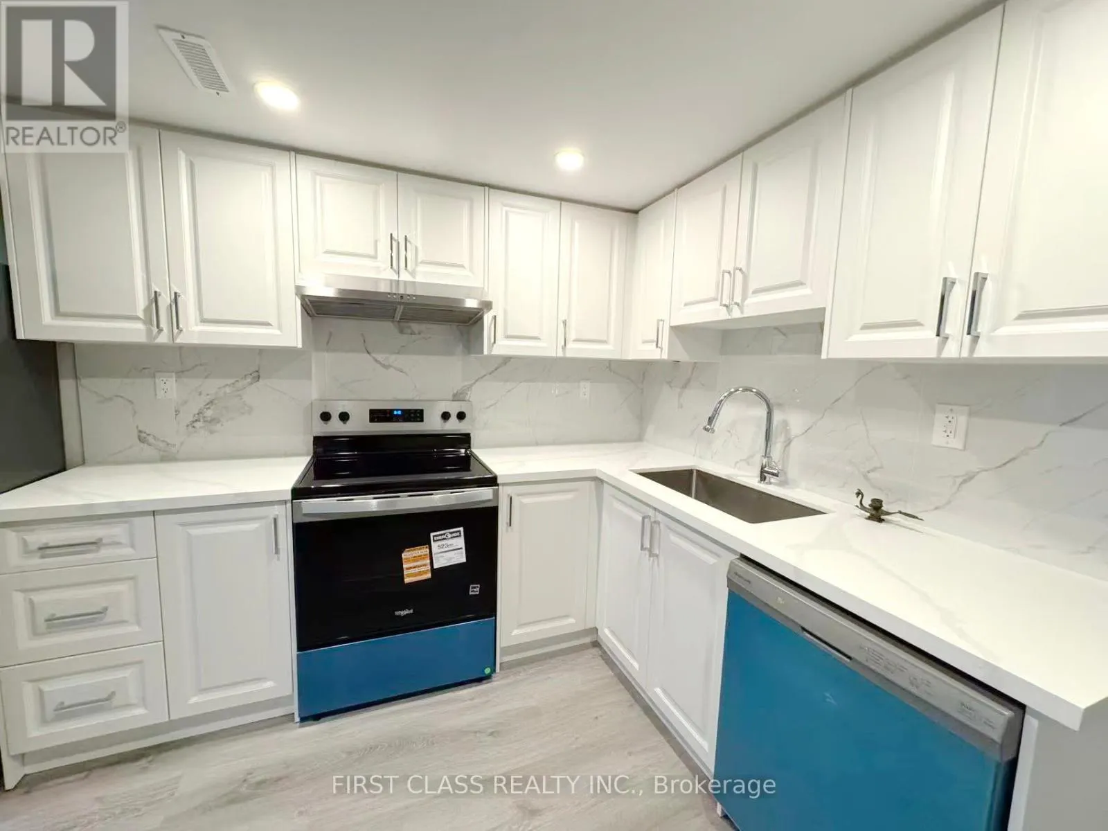 BASEMENT UNIT - 3277 CARDROSS ROAD