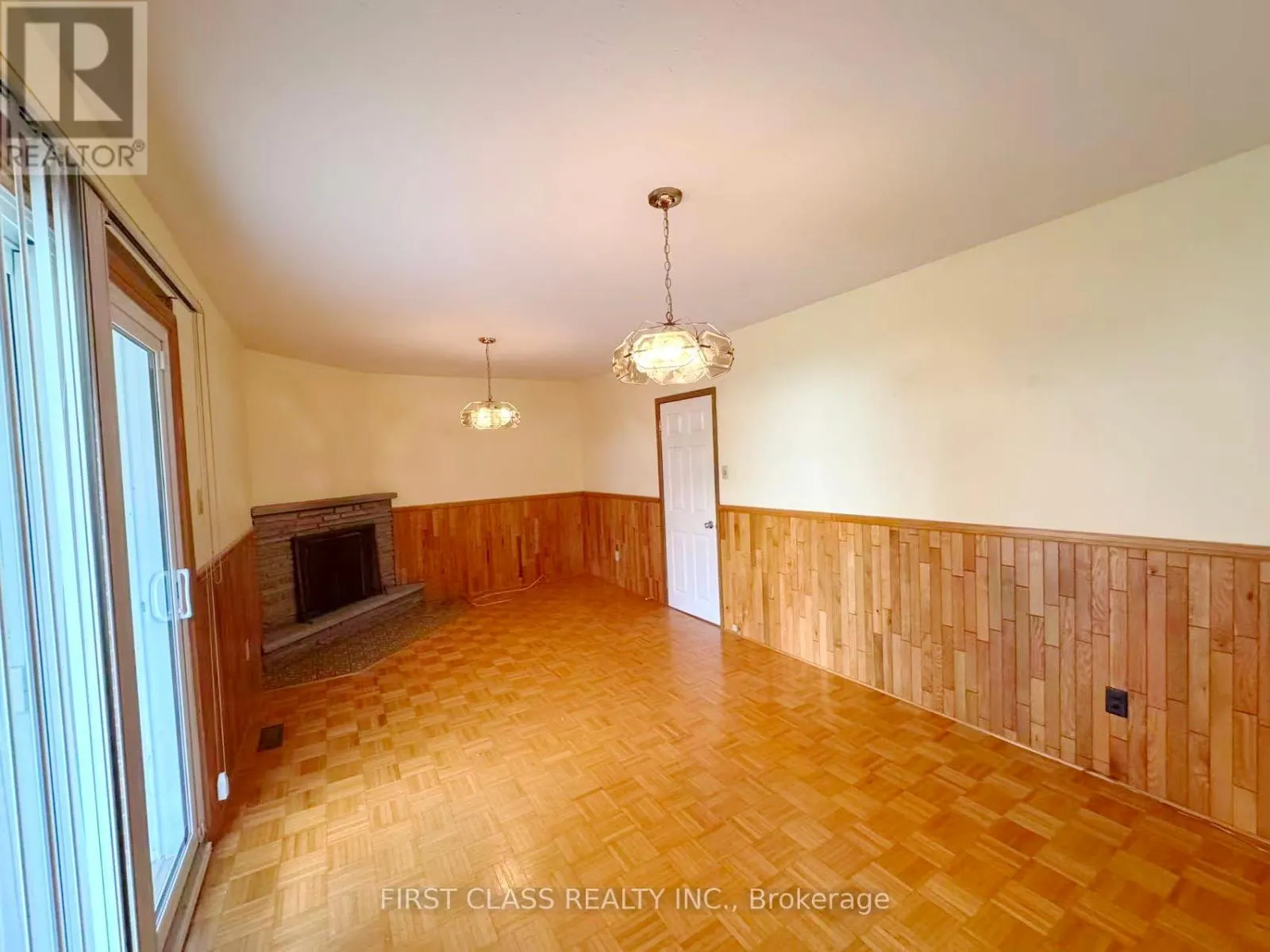 BASEMENT UNIT - 3277 CARDROSS ROAD