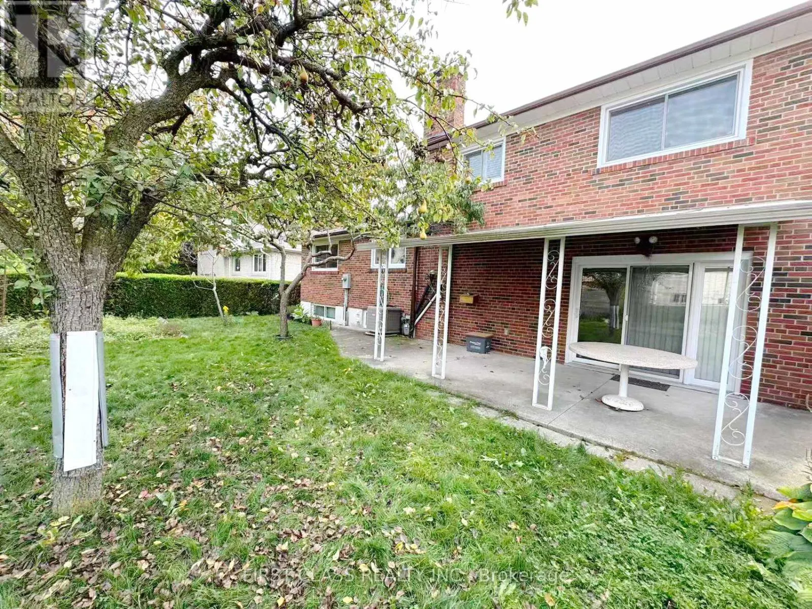 BASEMENT UNIT - 3277 CARDROSS ROAD