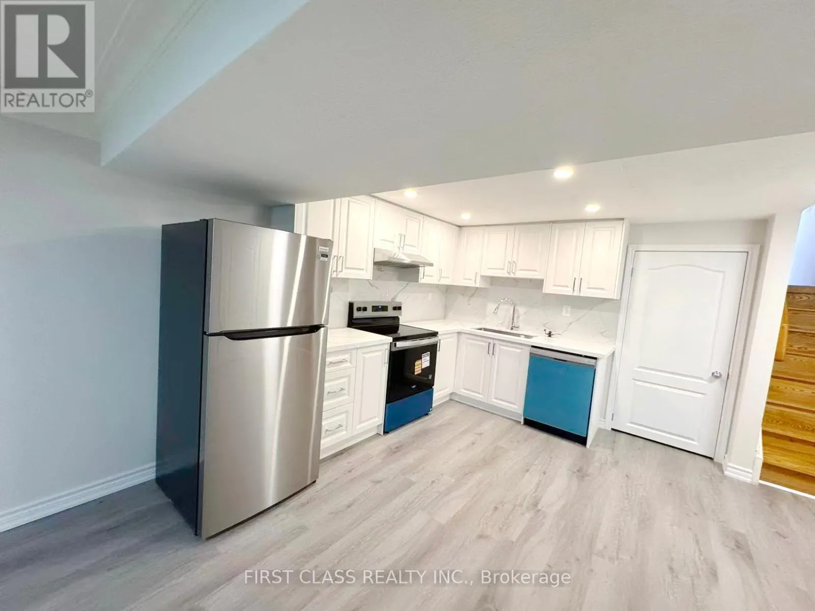 BASEMENT UNIT - 3277 CARDROSS ROAD