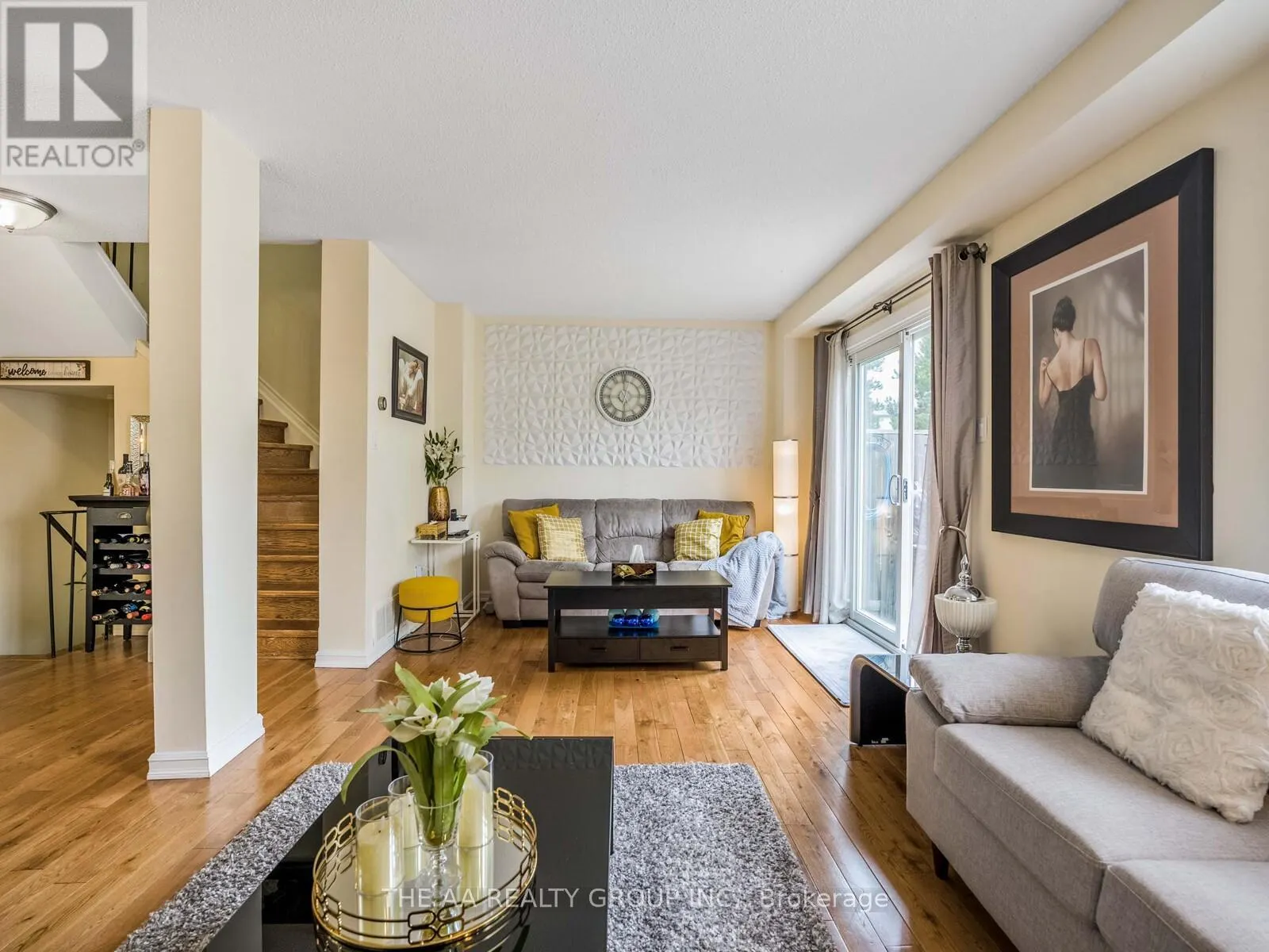 33 - 33 GUILDFORD CRESCENT