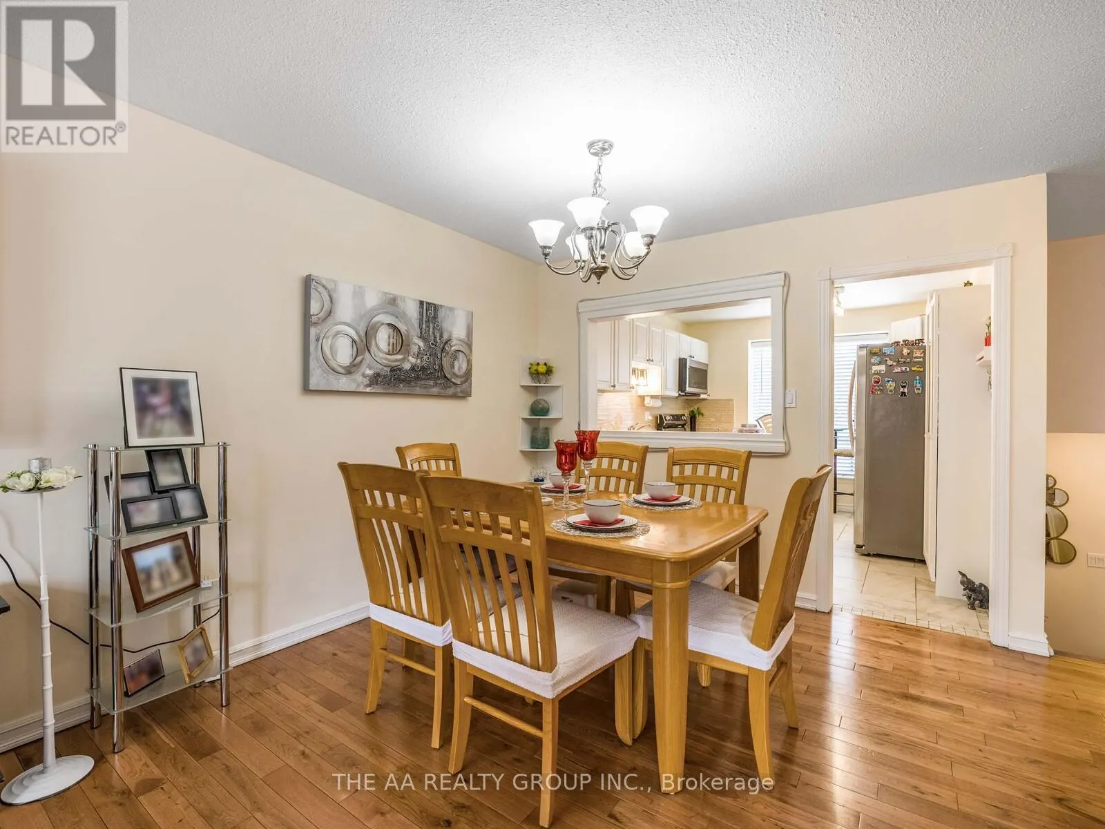 33 - 33 GUILDFORD CRESCENT