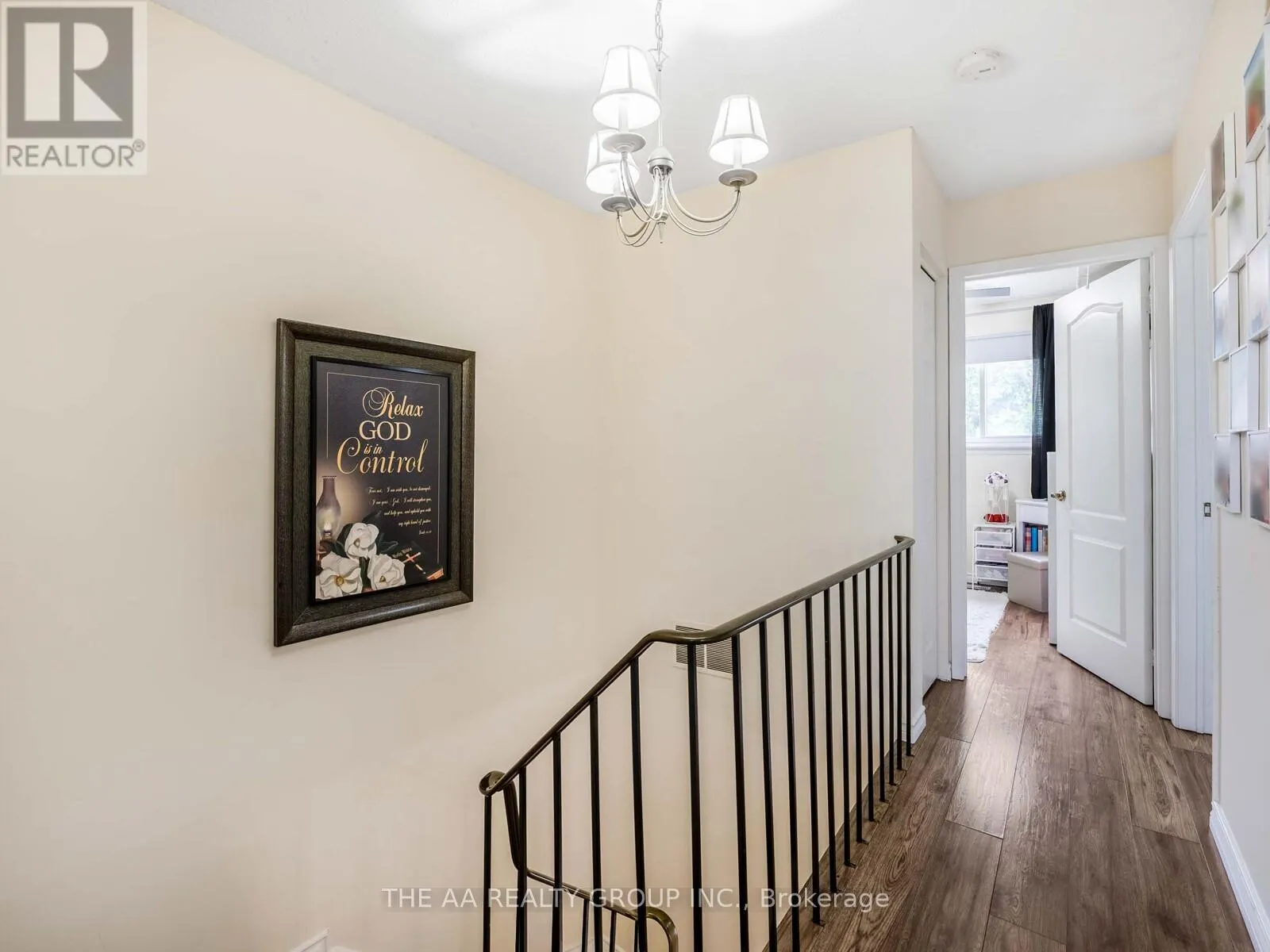33 - 33 GUILDFORD CRESCENT