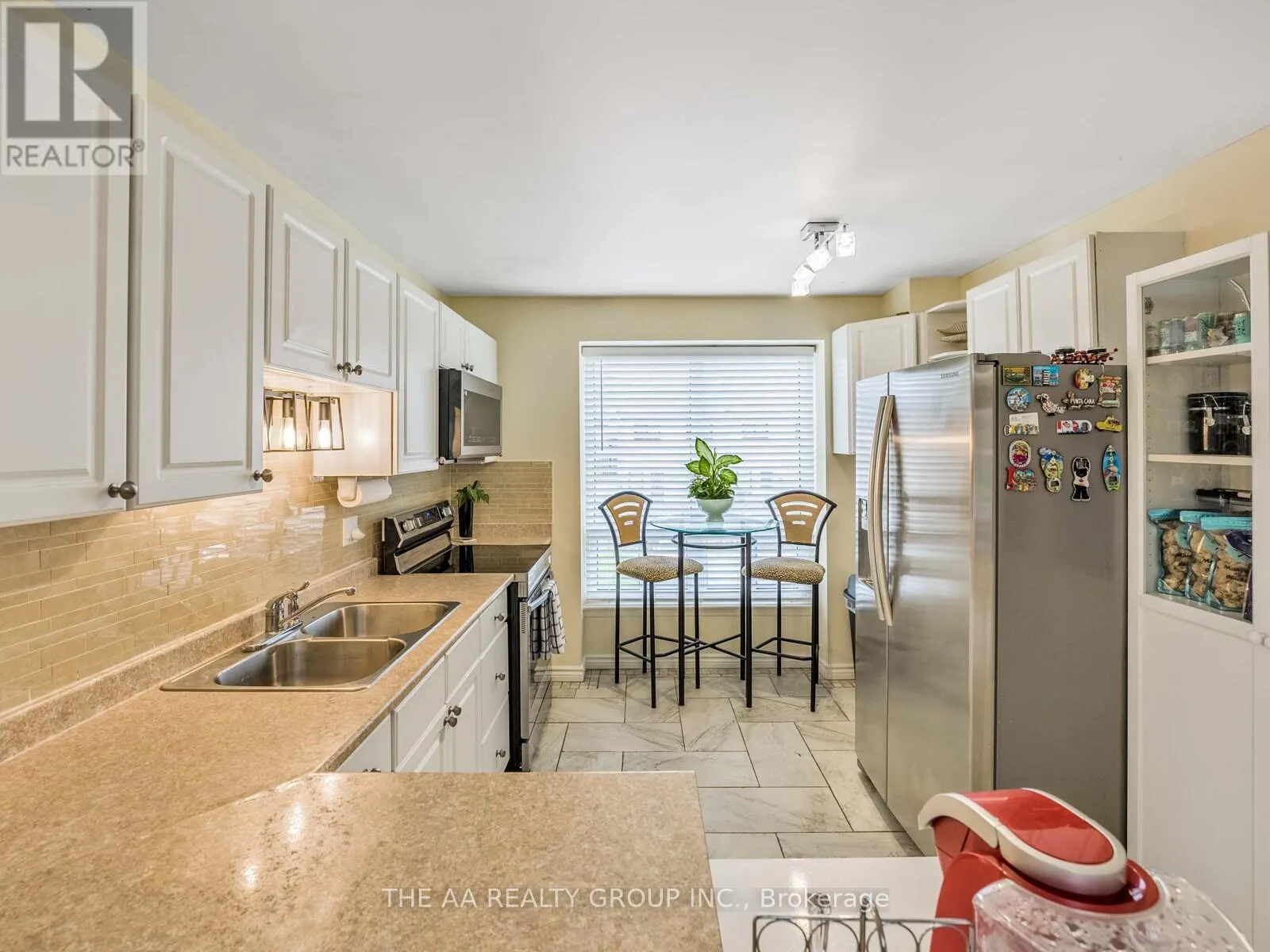33 - 33 GUILDFORD CRESCENT