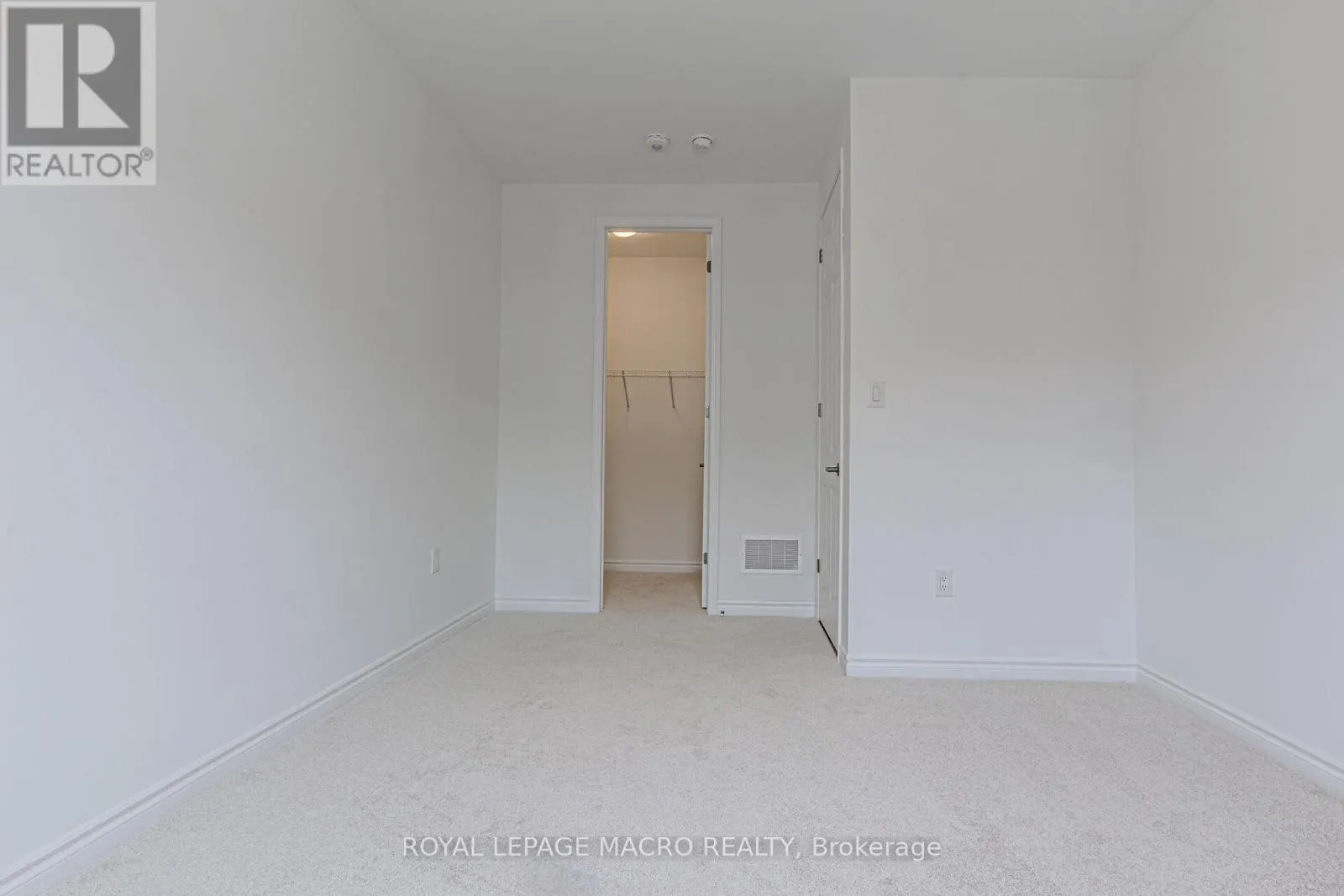 1832 THAMES CIRCLE