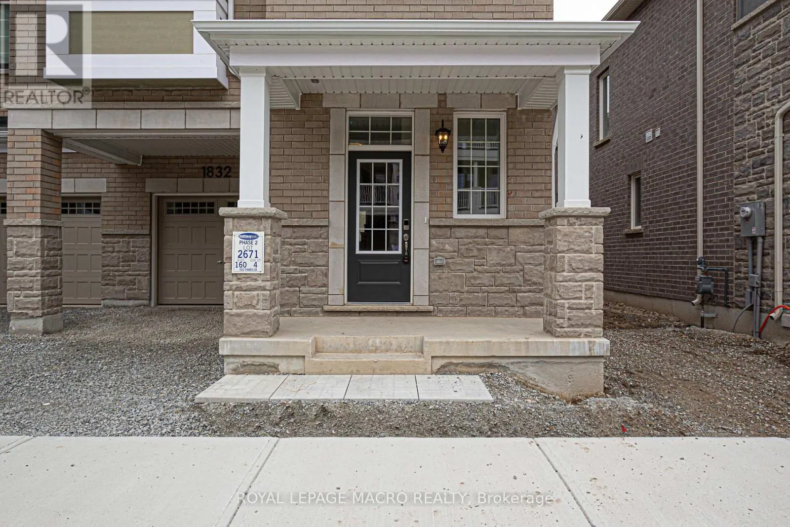 1832 THAMES CIRCLE