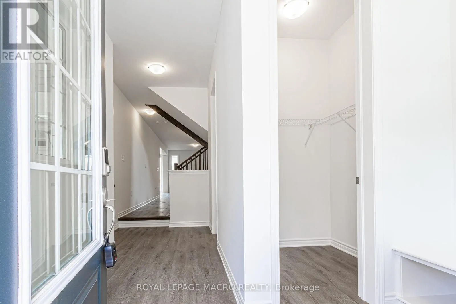 1832 THAMES CIRCLE