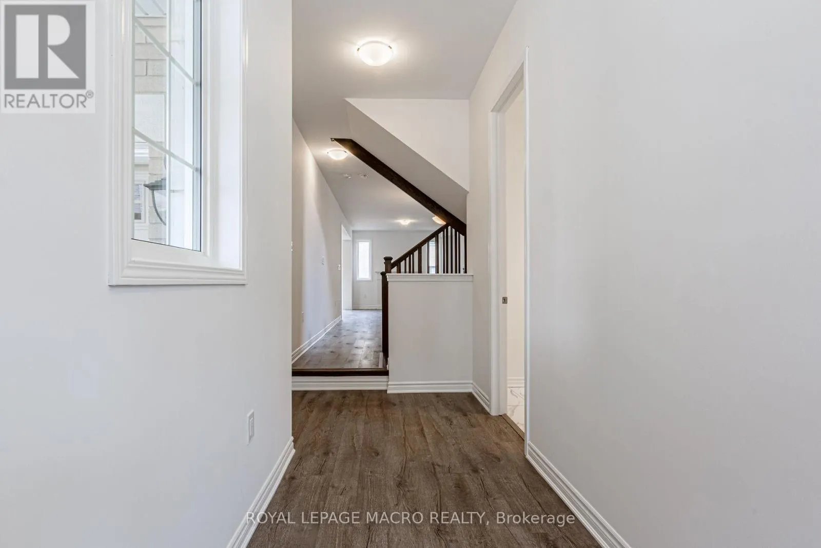 1832 THAMES CIRCLE