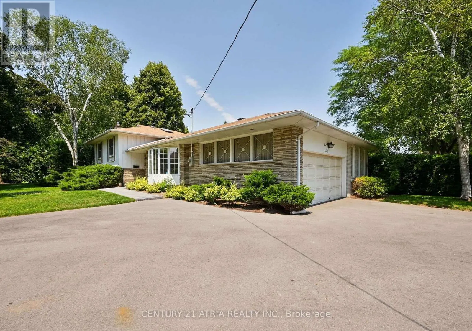 UPPER LEVEL - 1441 CLARKSON ROAD N