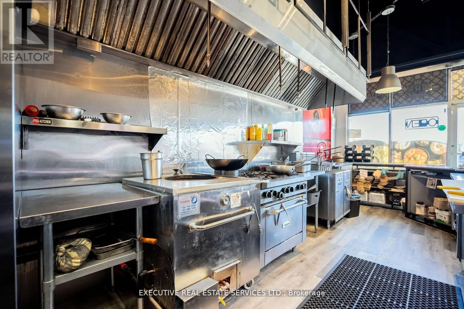 7 - 478 DUNDAS STREET W