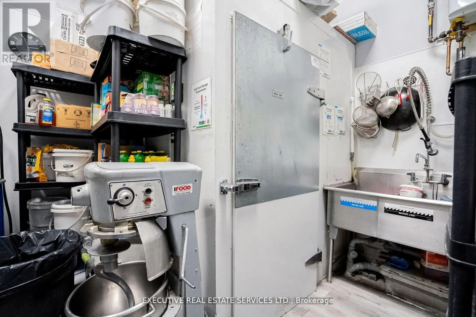 7 - 478 DUNDAS STREET W