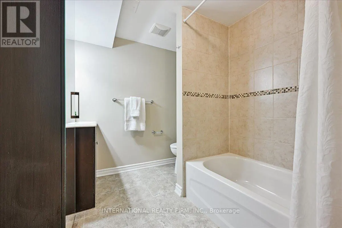 32 - 1489 HERITAGE WAY
