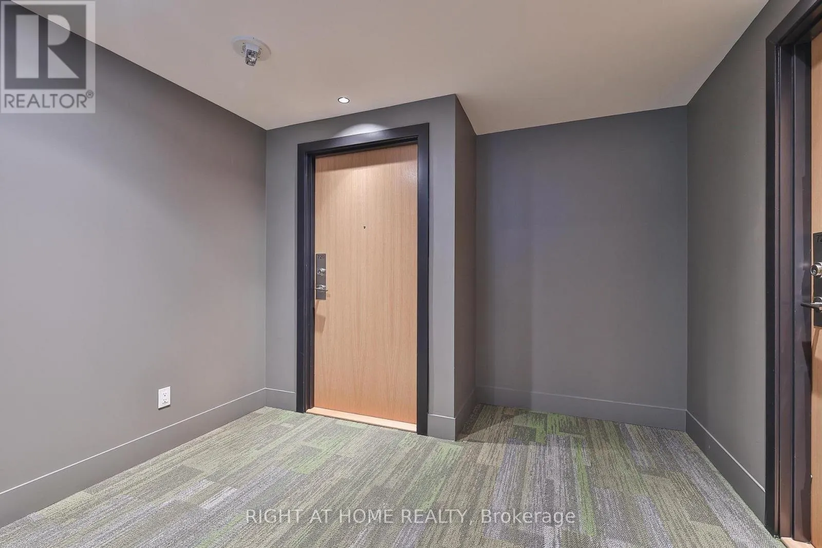 720 - 1787 ST CLAIR AVENUE