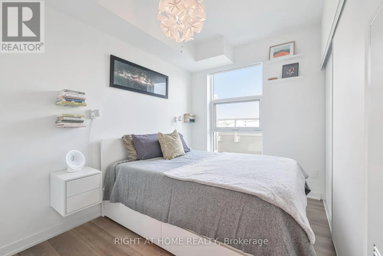 720 - 1787 ST CLAIR AVENUE