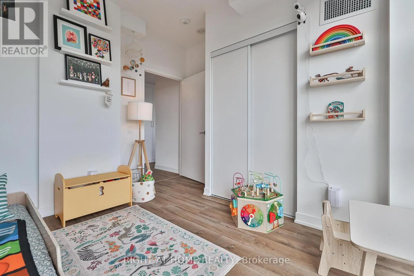 720 - 1787 ST CLAIR AVENUE