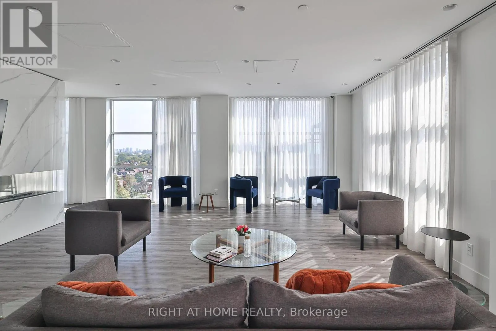720 - 1787 ST CLAIR AVENUE