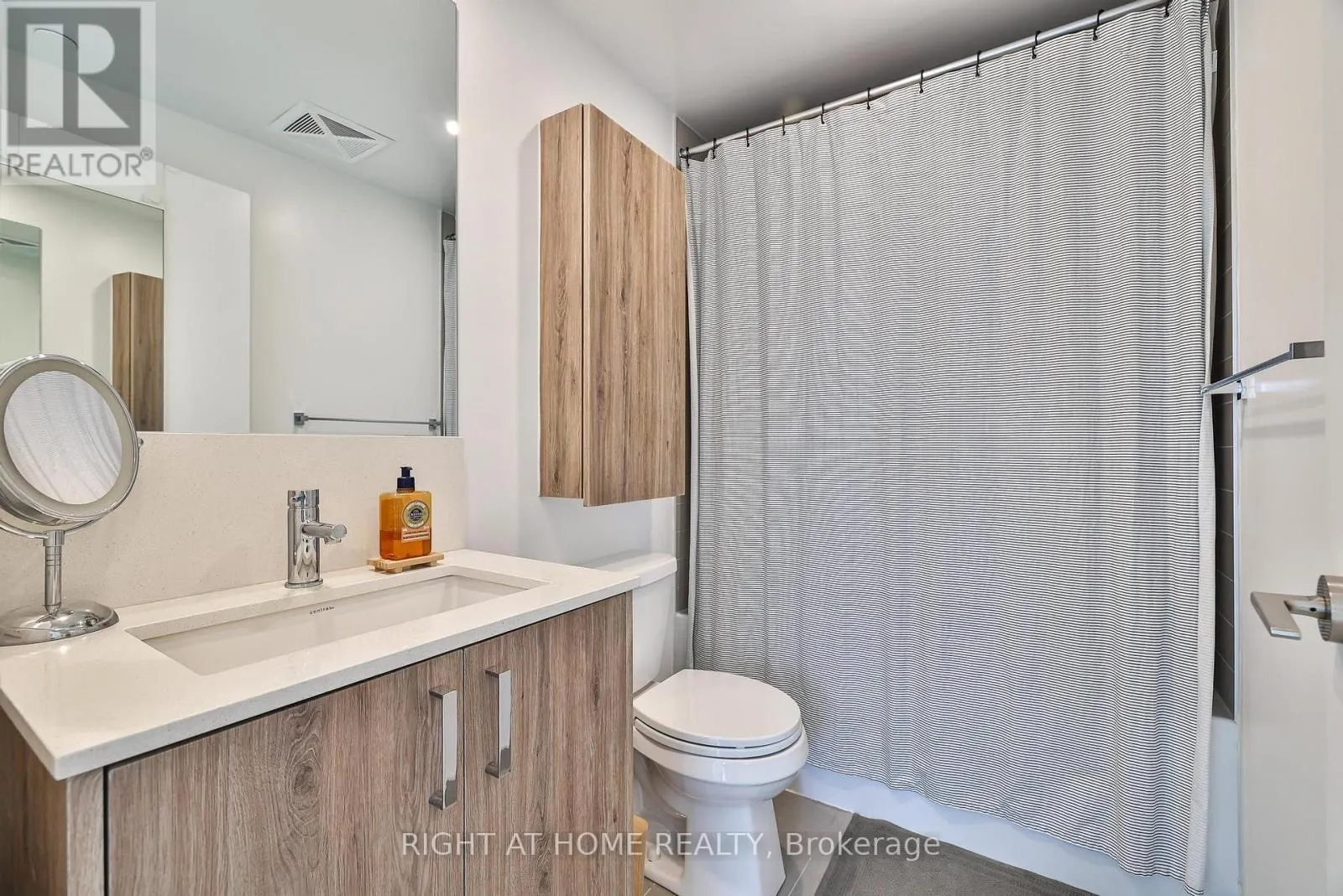 720 - 1787 ST CLAIR AVENUE