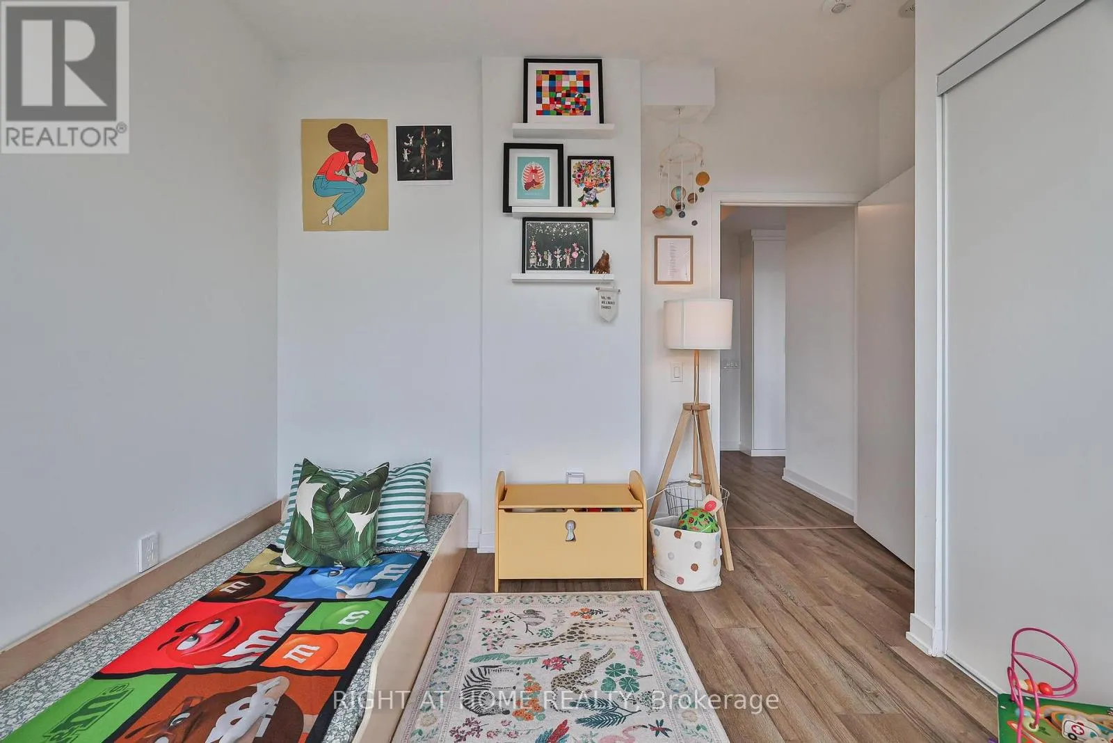 720 - 1787 ST CLAIR AVENUE
