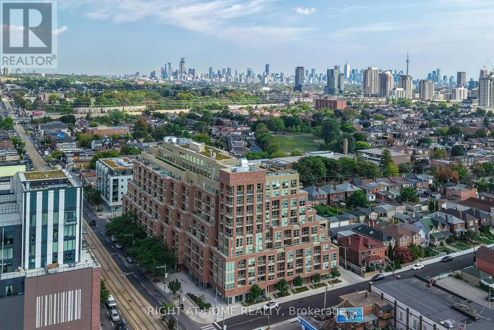 720 - 1787 ST CLAIR AVENUE