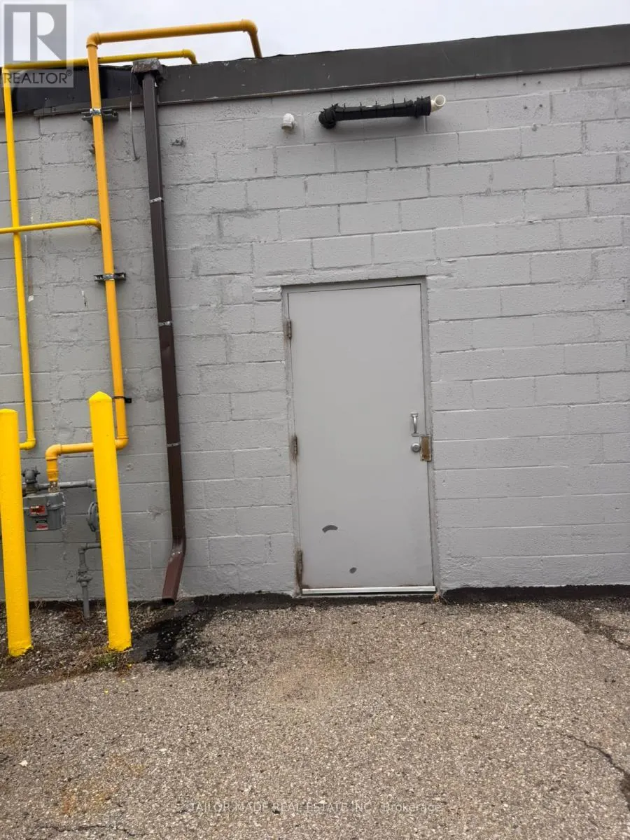 UNIT B - 308B QUEEN STREET S