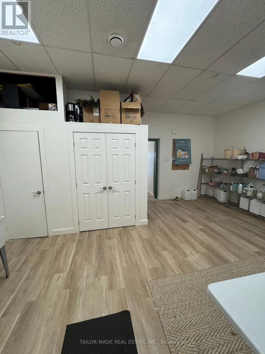 UNIT B - 308B QUEEN STREET S