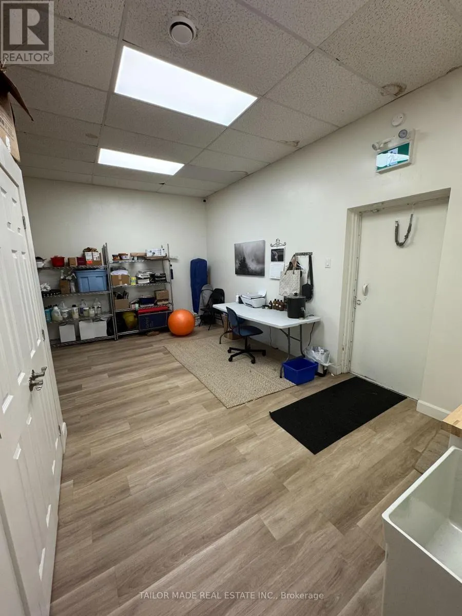 UNIT B - 308B QUEEN STREET S