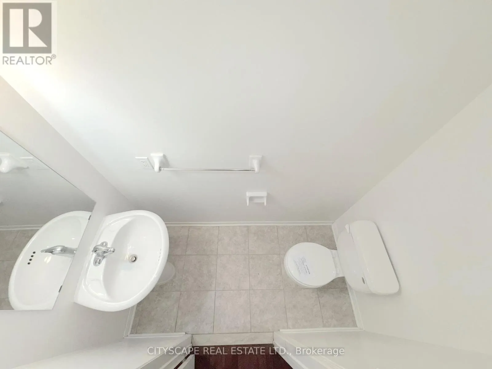 32 TAWNBERRY CIRCLE