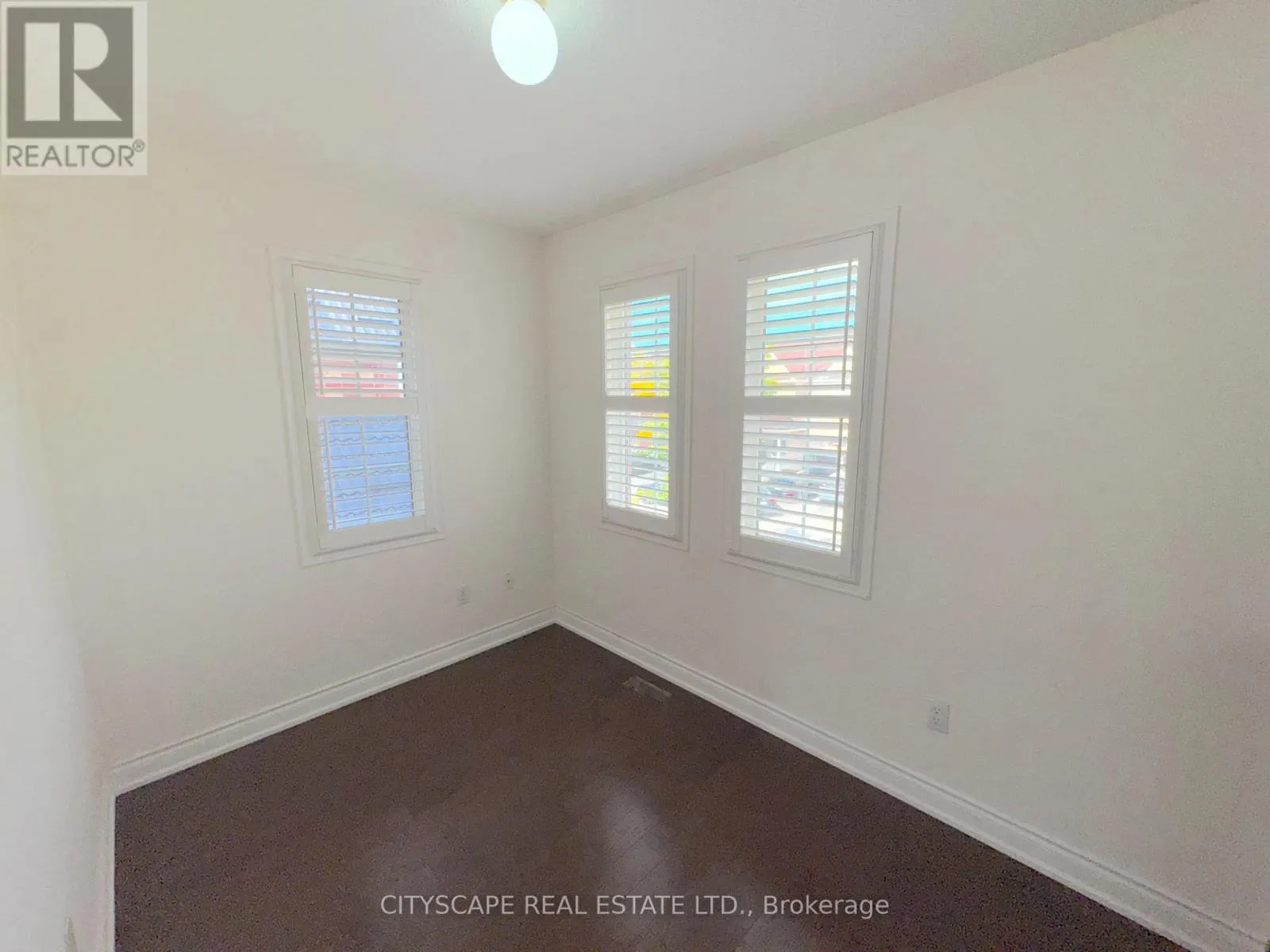32 TAWNBERRY CIRCLE