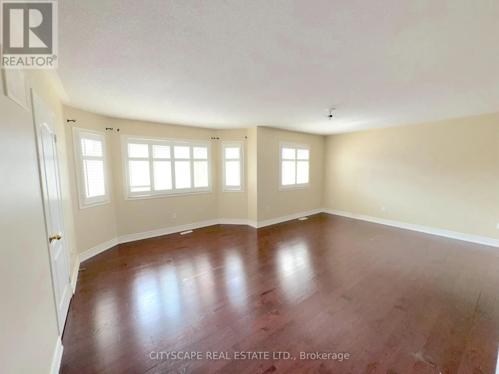 32 TAWNBERRY CIRCLE