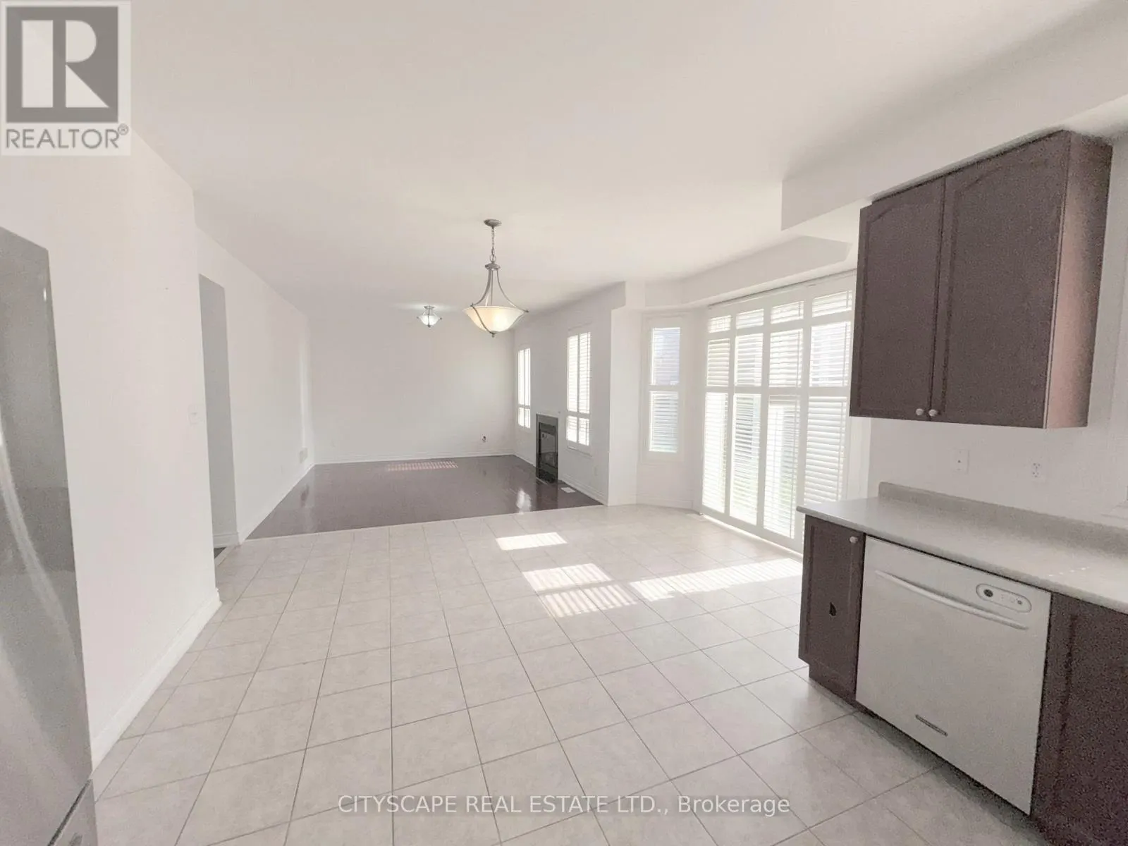 32 TAWNBERRY CIRCLE