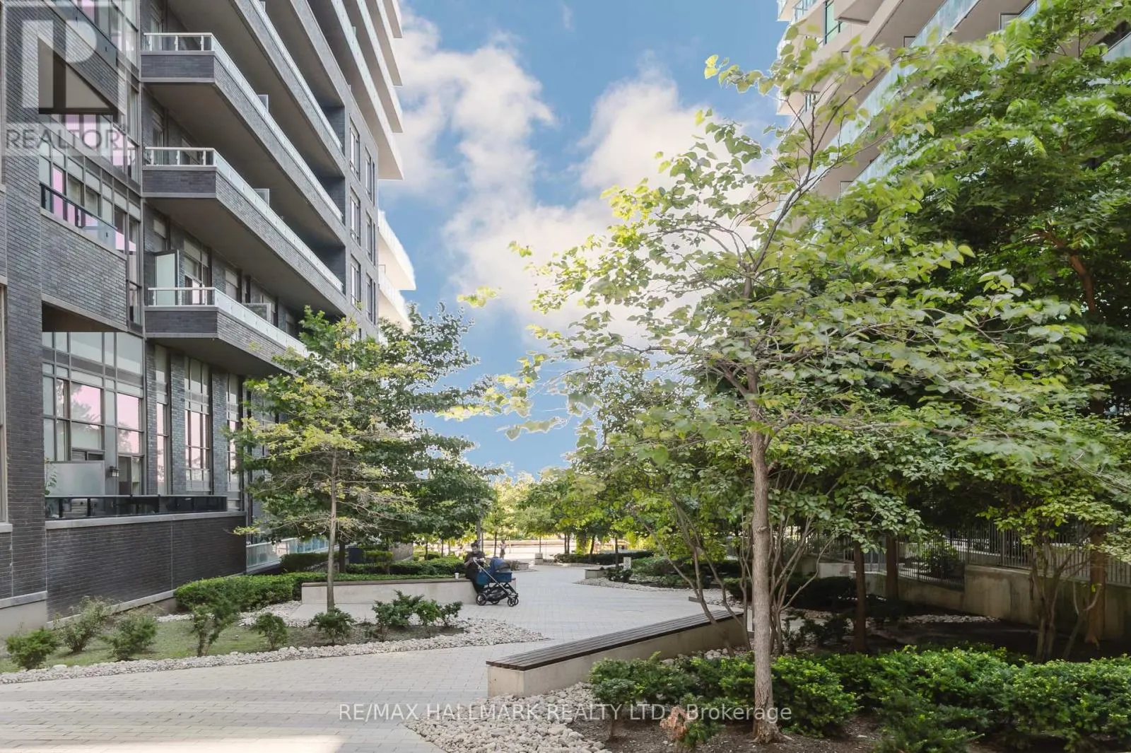 1806 - 59 ANNIE CRAIG DRIVE