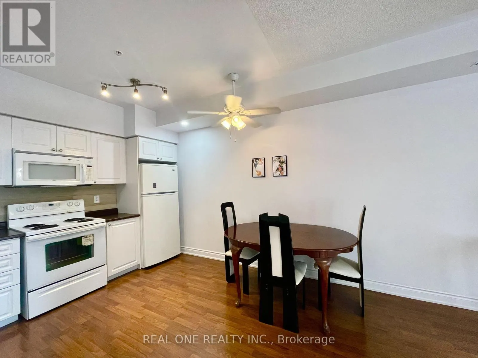217 - 25 RICHGROVE DRIVE