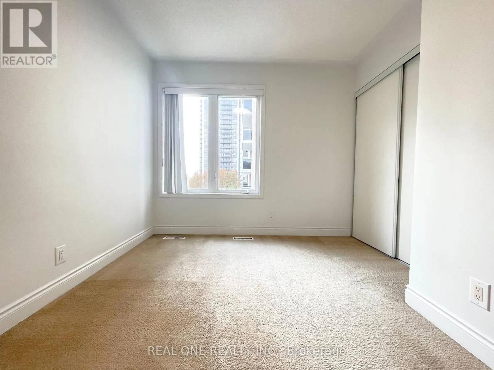 217 - 25 RICHGROVE DRIVE