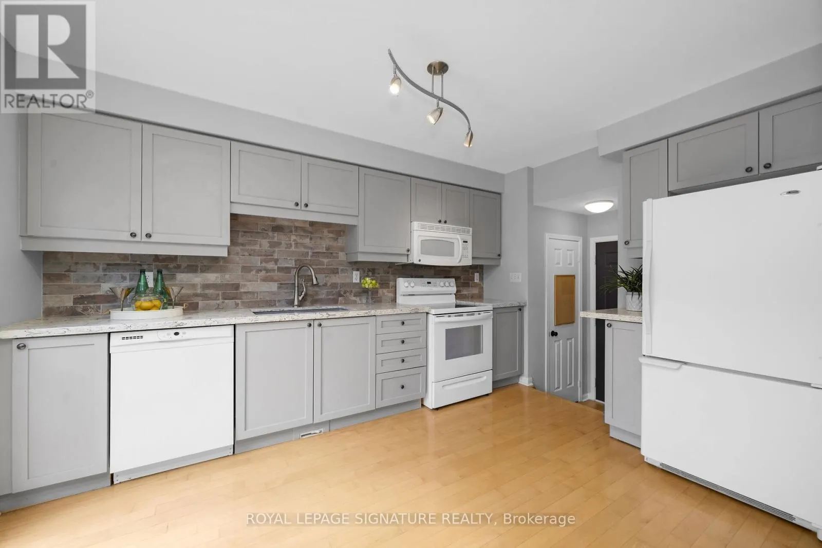 646 KERR TRAIL
