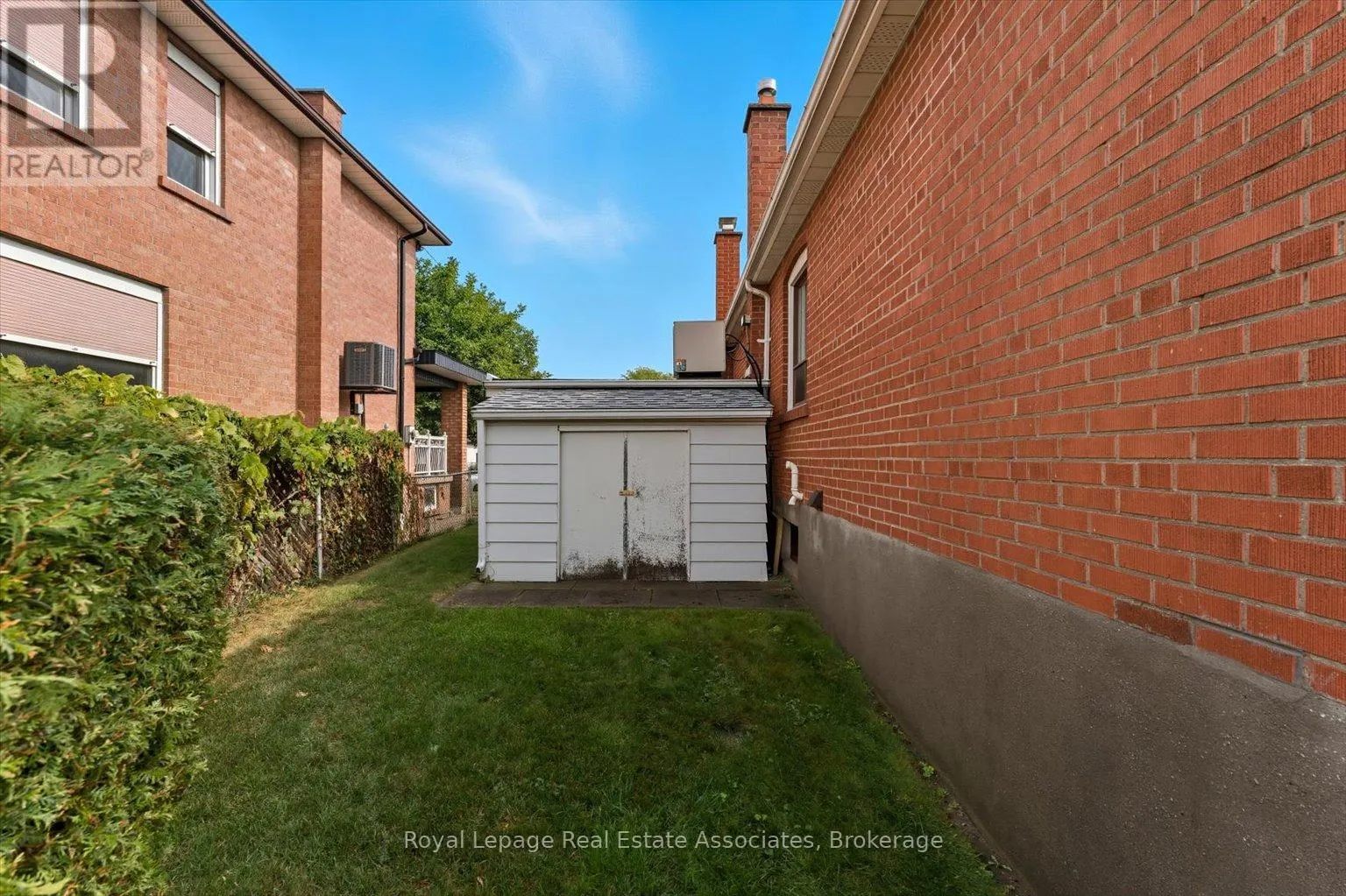 6 BERRYTON AVENUE