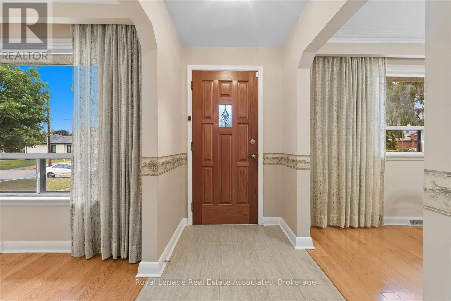 6 BERRYTON AVENUE