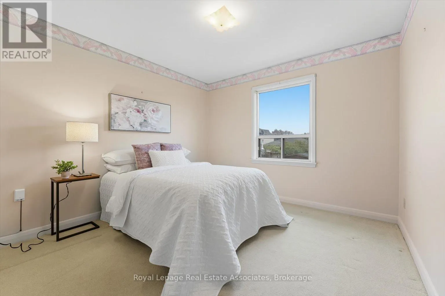 6 BERRYTON AVENUE