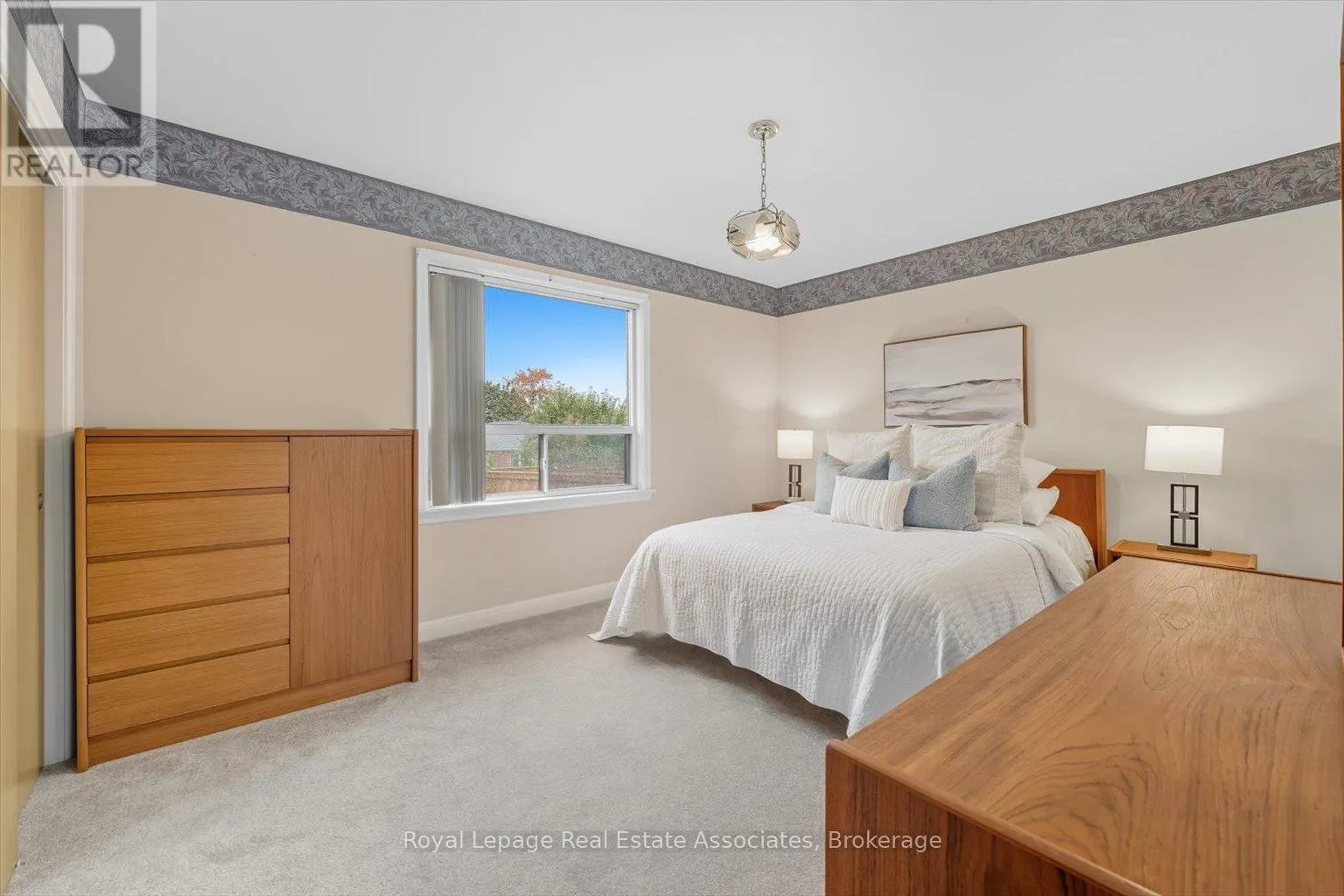 6 BERRYTON AVENUE