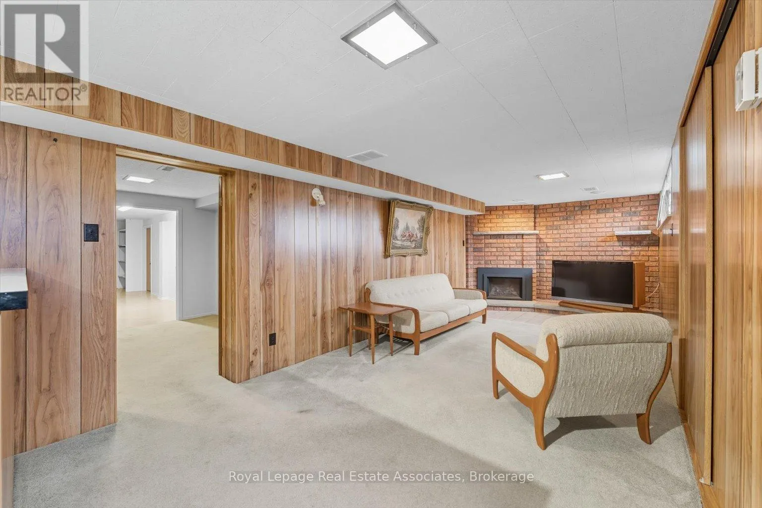 6 BERRYTON AVENUE