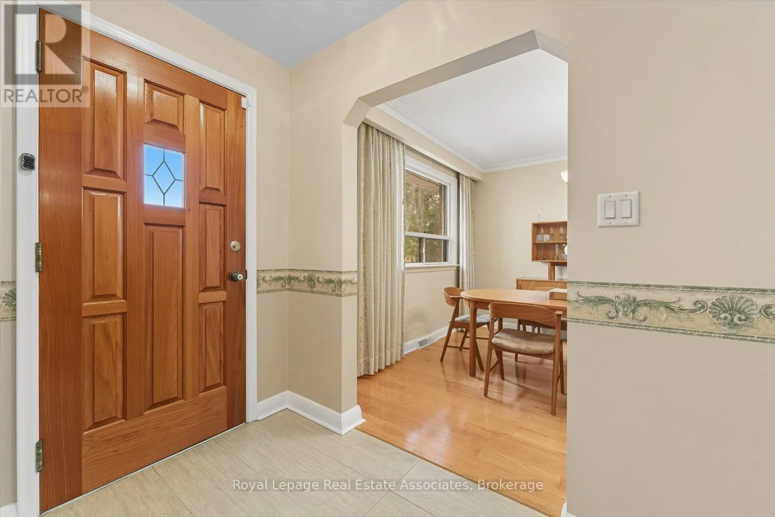 6 BERRYTON AVENUE