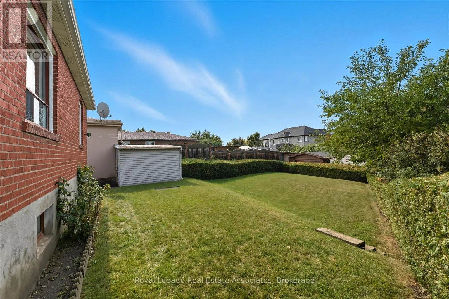 6 BERRYTON AVENUE